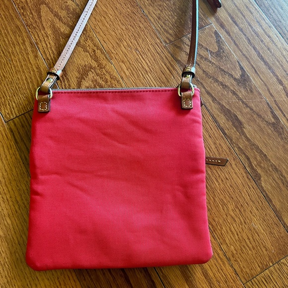 Red crossbody purse - Picture 3 of 3